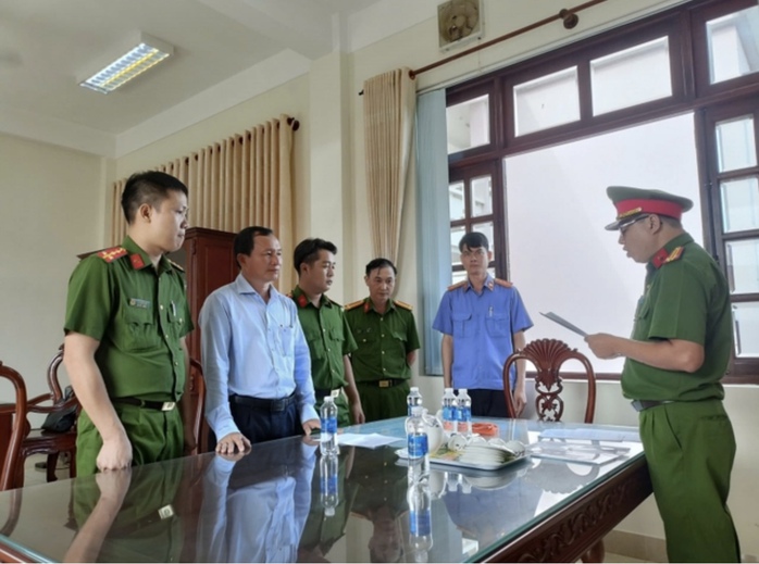 Vì sao một phó chủ tịch ở tỉnh Bình Phước bị đề nghị kỷ luật?- Ảnh 1. Vì sao một phó chủ tịch ở tỉnh Bình Phước bị đề nghị kỷ luật?- Ảnh 1.