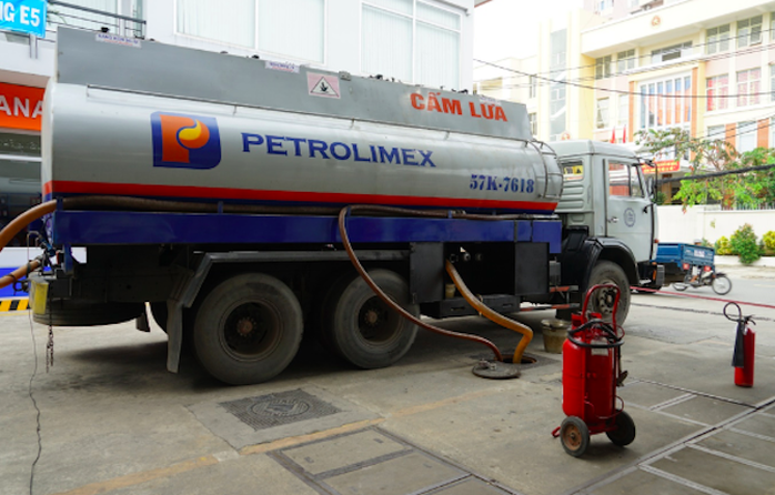 Petrolimex muốn sáp nhập một tổng công ty vận tải vốn điều lệ 300 tỉ đồng- Ảnh 1. Petrolimex muốn sáp nhập một tổng công ty vận tải vốn điều lệ 300 tỉ đồng- Ảnh 1.