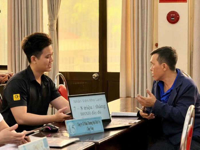 Có bằng cấp và kinh nghiệm, vẫn gian nan tìm việc- Ảnh 1. Có bằng cấp và kinh nghiệm, vẫn gian nan tìm việc- Ảnh 1.