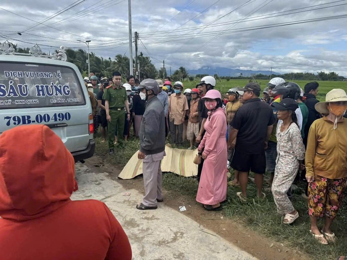 Người phụ nữ "mất tích" được phát hiện tử vong dưới mương- Ảnh 2. Người phụ nữ "mất tích" được phát hiện tử vong dưới mương- Ảnh 2.