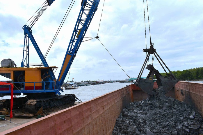 Cà Mau lần đầu tiên xã hội hóa được 30 tỉ để nạo vét cửa biển Cái Đôi Vàm- Ảnh 1. Cà Mau lần đầu tiên xã hội hóa được 30 tỉ để nạo vét cửa biển Cái Đôi Vàm- Ảnh 1.