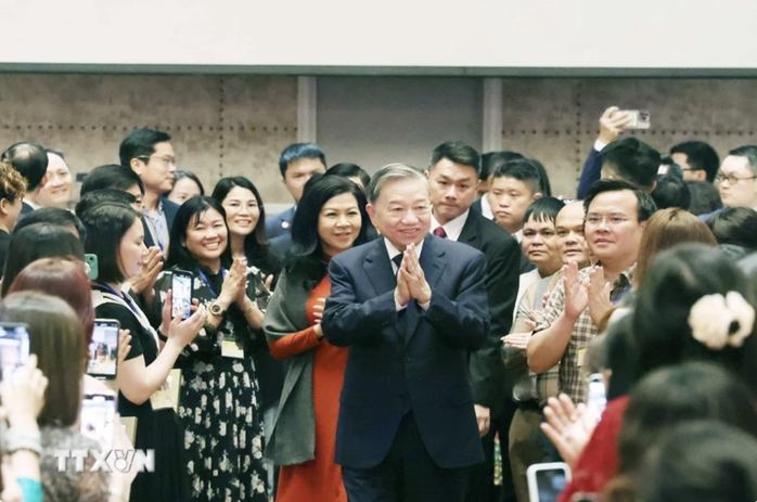 Tổng Bí thư Tô Lâm: Xây dựng cộng đồng người Việt Nam tại Singapore ngày càng vững mạnh- Ảnh 1. Tổng Bí thư Tô Lâm: Xây dựng cộng đồng người Việt Nam tại Singapore ngày càng vững mạnh- Ảnh 1.