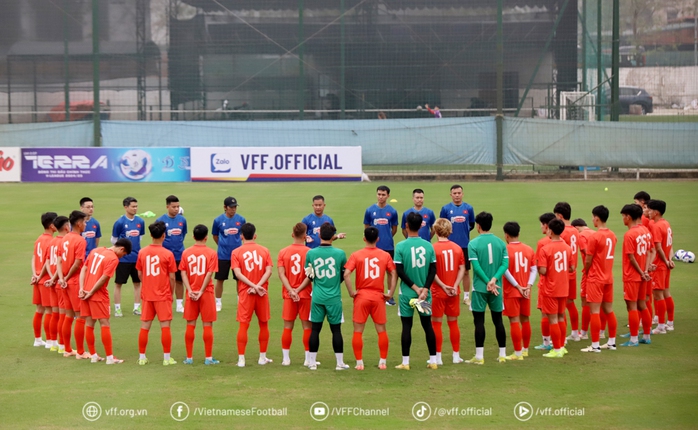 Tiền vệ Việt kiều nhanh hòa nhập trong lần đầu lên U22 Việt Nam- Ảnh 1. Tiền vệ Việt kiều nhanh hòa nhập trong lần đầu lên U22 Việt Nam- Ảnh 1.
