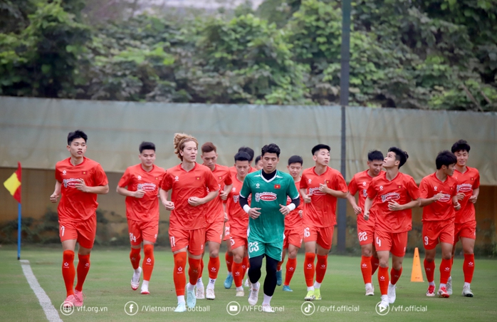 Tiền vệ Việt kiều nhanh hòa nhập trong lần đầu lên U22 Việt Nam- Ảnh 3. Tiền vệ Việt kiều nhanh hòa nhập trong lần đầu lên U22 Việt Nam- Ảnh 3.