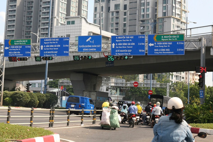 "Mê trận" giao thông: Những rắc rối không nên có- Ảnh 1. "Mê trận" giao thông: Những rắc rối không nên có- Ảnh 1.