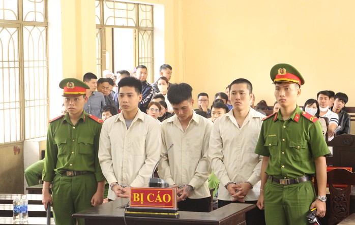 Đâm chết người vì nghe ai đó nói bên tai "ra đây, ra đây"- Ảnh 1. Đâm chết người vì nghe ai đó nói bên tai "ra đây, ra đây"- Ảnh 1.