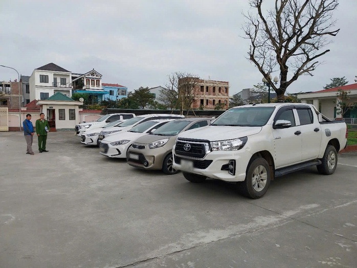 Thuê 6 xe ô tô tự lái đem đi cầm cố, chiếm đoạt 2,5 tỉ đồng- Ảnh 3. Thuê 6 xe ô tô tự lái đem đi cầm cố, chiếm đoạt 2,5 tỉ đồng- Ảnh 3.