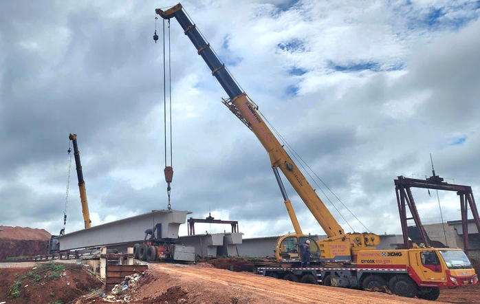 Nhà thầu thi công cao tốc Khánh Hòa - Buôn Ma Thuột cam kết tăng tốc, bù khối lượng chậm- Ảnh 1. Nhà thầu thi công cao tốc Khánh Hòa - Buôn Ma Thuột cam kết tăng tốc, bù khối lượng chậm- Ảnh 1.