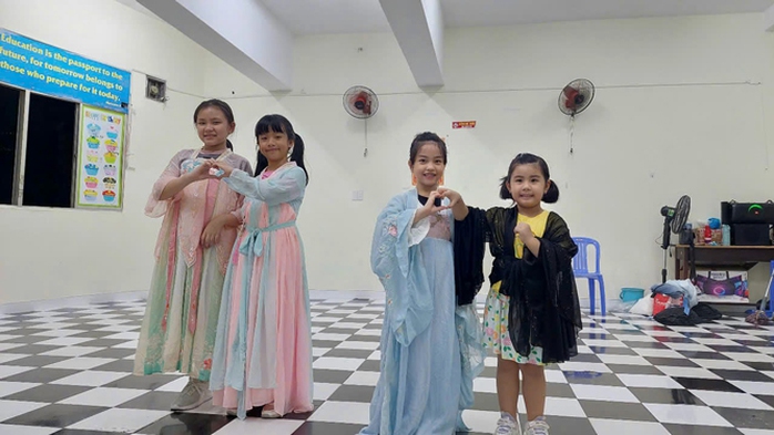 Đáp ứng nhu cầu về đời sống tinh thần của người dân luôn là điều quan trọng. Trong ảnh: Con em người lao động sinh hoạt tại Nhà Văn hóa Lao động quận Bình Thạnh, TP HCM Ảnh: THANH NGA