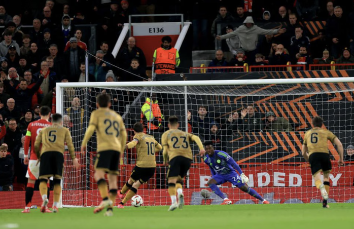 Bruno Fernandes bùng nổ hat-trick, Man United đoạt vé tứ kết Europa League- Ảnh 2. Bruno Fernandes bùng nổ hat-trick, Man United đoạt vé tứ kết Europa League- Ảnh 2.