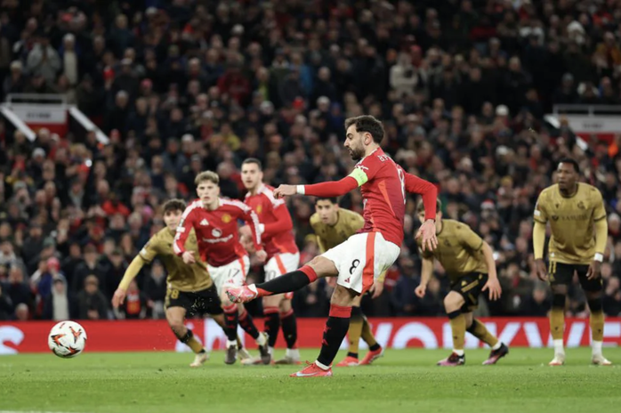 Bruno Fernandes bùng nổ hat-trick, Man United đoạt vé tứ kết Europa League- Ảnh 3. Bruno Fernandes bùng nổ hat-trick, Man United đoạt vé tứ kết Europa League- Ảnh 3.