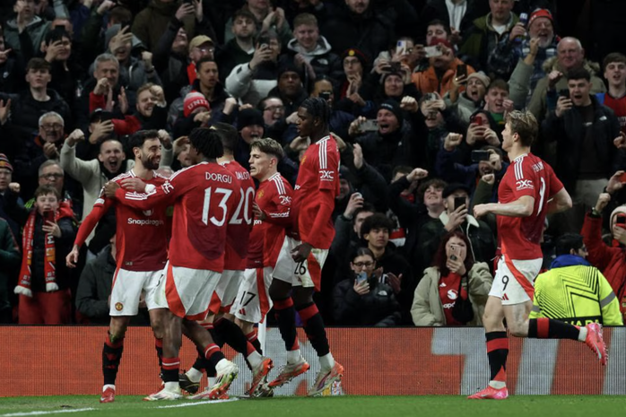 Bruno Fernandes bùng nổ hat-trick, Man United đoạt vé tứ kết Europa League- Ảnh 6. Bruno Fernandes bùng nổ hat-trick, Man United đoạt vé tứ kết Europa League- Ảnh 6.