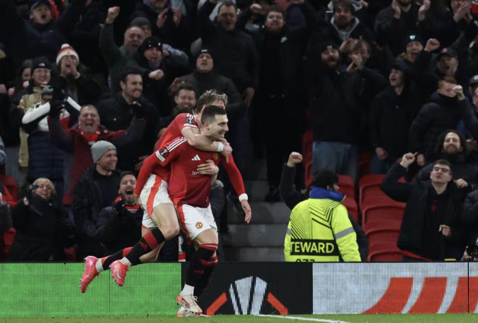 Bruno Fernandes bùng nổ hat-trick, Man United đoạt vé tứ kết Europa League- Ảnh 7. Bruno Fernandes bùng nổ hat-trick, Man United đoạt vé tứ kết Europa League- Ảnh 7.