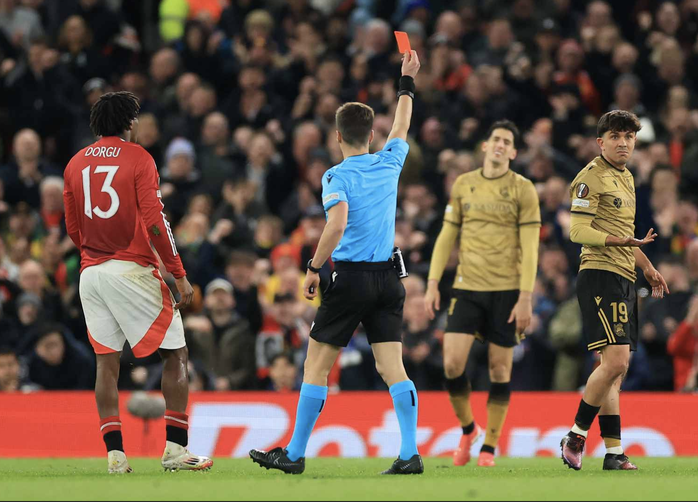 Bruno Fernandes bùng nổ hat-trick, Man United đoạt vé tứ kết Europa League- Ảnh 5. Bruno Fernandes bùng nổ hat-trick, Man United đoạt vé tứ kết Europa League- Ảnh 5.
