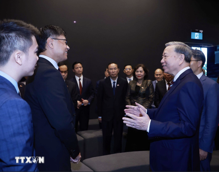 Tổng Bí thư tìm hiểu mô hình phát triển hạ tầng cảng biển Singapore- Ảnh 4. Tổng Bí thư tìm hiểu mô hình phát triển hạ tầng cảng biển Singapore- Ảnh 4.