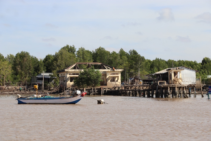 Bí thư Tỉnh ủy Cà Mau gợi ý giải pháp để huyện Ngọc Hiển bứt phá- Ảnh 2. Bí thư Tỉnh ủy Cà Mau gợi ý giải pháp để huyện Ngọc Hiển bứt phá- Ảnh 2.