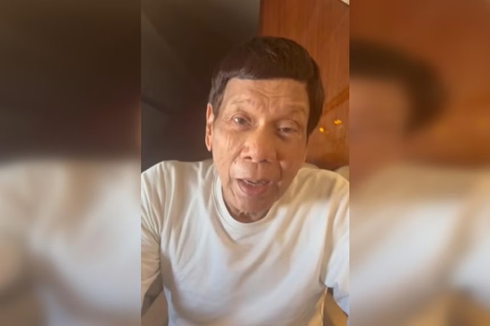 Cựu tổng thống Philippines Rodrigo Duterte đã chia sẻ một video khi ông chuẩn bị hạ cánh xuống Hà Lan. Ảnh: Facebook Cựu tổng thống Philippines Rodrigo Duterte đã chia sẻ một video khi ông chuẩn bị hạ cánh xuống Hà Lan. Ảnh: Facebook