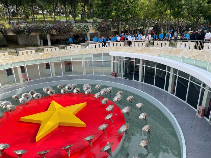 Dâng hương tưởng niệm 37 năm sự kiện Gạc Ma- Ảnh 11. Dâng hương tưởng niệm 37 năm sự kiện Gạc Ma- Ảnh 11.