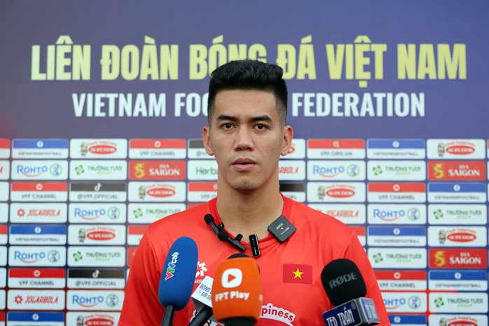 Tiến Linh, Quang Hải trở lại và tập riêng cùng bác sĩ- Ảnh 3. Tiến Linh, Quang Hải trở lại và tập riêng cùng bác sĩ- Ảnh 3.