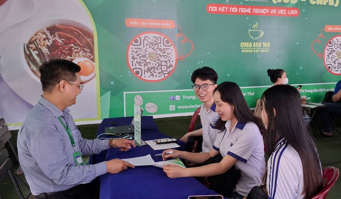 Cần Thơ "mổ xẻ" chính sách thu hút nguồn nhân lực- Ảnh 1. Cần Thơ "mổ xẻ" chính sách thu hút nguồn nhân lực- Ảnh 1.