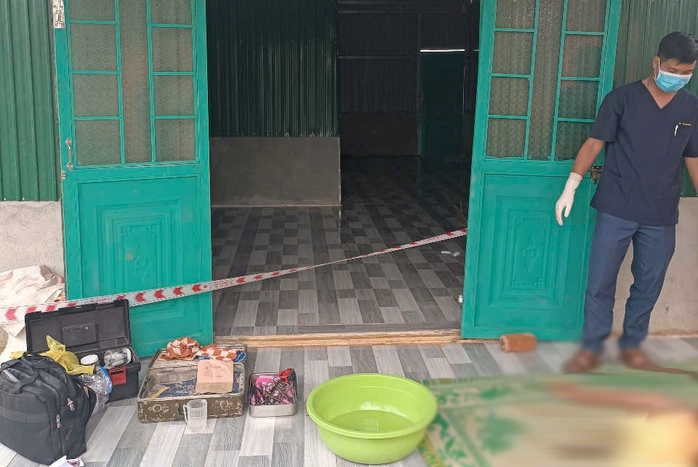 Bắt giữ kẻ sát hại vợ cũ, đâm tình nhân bà trọng thương- Ảnh 1. Bắt giữ kẻ sát hại vợ cũ, đâm tình nhân bà trọng thương- Ảnh 1.