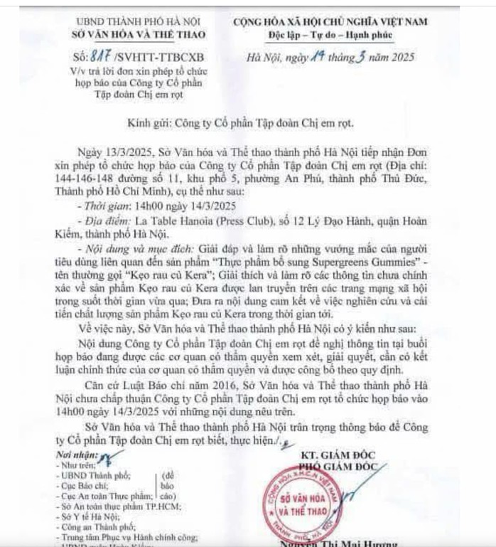 Quang Linh Vlogs, Hằng Du Mục gặp gỡ báo chí dù chưa được Sở VH-TT Hà Nội chấp thuận họp báo- Ảnh 2. Quang Linh Vlogs, Hằng Du Mục gặp gỡ báo chí dù chưa được Sở VH-TT Hà Nội chấp thuận họp báo- Ảnh 2.