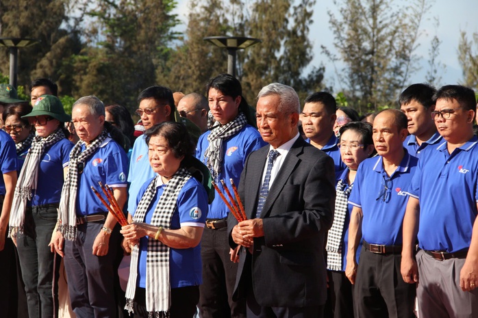 Vạn tấm lòng tưởng nhớ chiến sĩ Gạc Ma- Ảnh 2. Vạn tấm lòng tưởng nhớ chiến sĩ Gạc Ma- Ảnh 2.