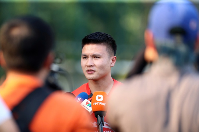 Quang Hải nói về việc Đình Triệu chấn thương, chỉ còn thủ môn trẻ- Ảnh 1. Quang Hải nói về việc Đình Triệu chấn thương, chỉ còn thủ môn trẻ- Ảnh 1.