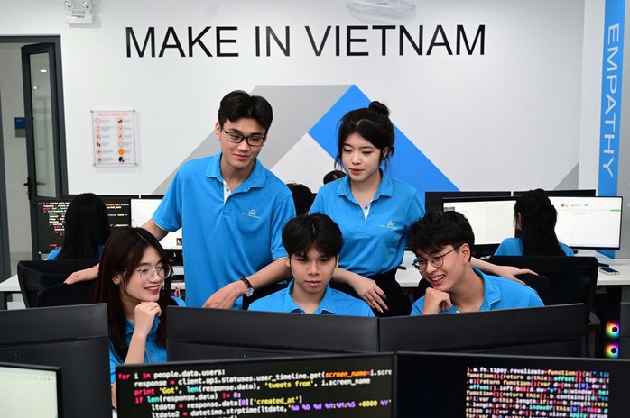 Đào tạo nhân sự cho AI. Ảnh: CMC Đào tạo nhân sự cho AI. Ảnh: CMC