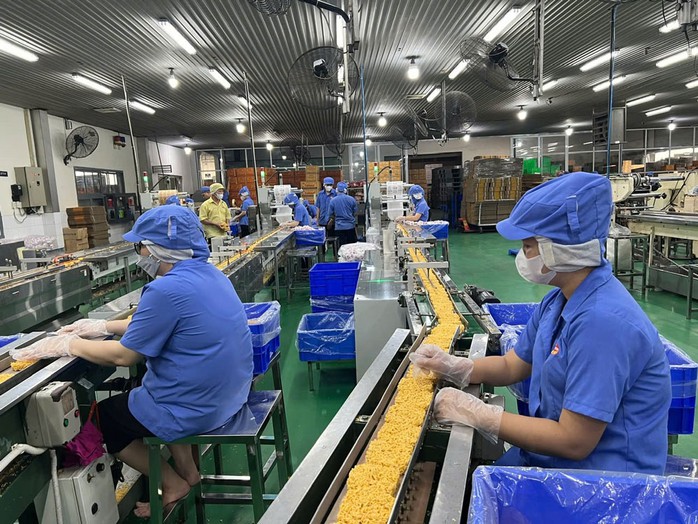Doanh nghiệp thực phẩm đang tích cực chuyển đổi xanh để đáp ứng yêu cầu của các nhà mua hàng quốc tế lẫn trong nước. Ảnh: THANH NHÂN Doanh nghiệp thực phẩm đang tích cực chuyển đổi xanh để đáp ứng yêu cầu của các nhà mua hàng quốc tế lẫn trong nước. Ảnh: THANH NHÂN