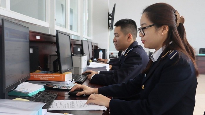 Ngày đầu triển khai mô hình mới sau tinh gọn, hải quan tiếp nhận hơn 20,3 ngàn tờ khai- Ảnh 1. Ngày đầu triển khai mô hình mới sau tinh gọn, hải quan tiếp nhận hơn 20,3 ngàn tờ khai- Ảnh 1.