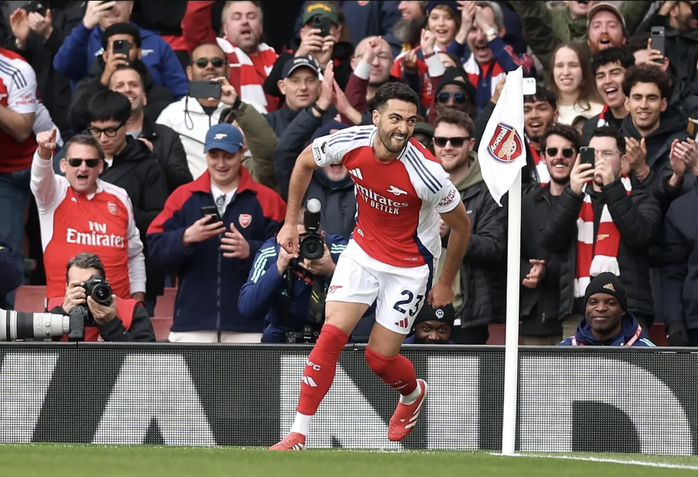 Hạ Chelsea bằng "bài tủ", Arsenal xây chắc ngôi nhì Ngoại hạng Anh- Ảnh 3. Hạ Chelsea bằng "bài tủ", Arsenal xây chắc ngôi nhì Ngoại hạng Anh- Ảnh 3.