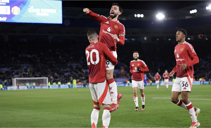 Bruno Fernandes cần rời bỏ Man United để tìm kiếm vinh quang- Ảnh 2. Bruno Fernandes cần rời bỏ Man United để tìm kiếm vinh quang- Ảnh 2.