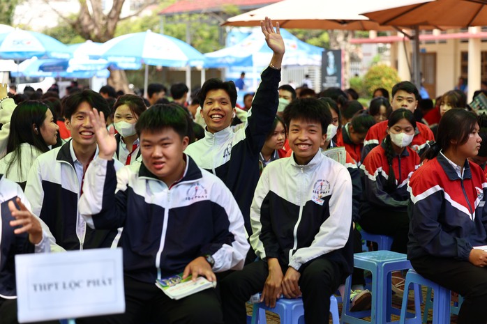 Nỗi lòng của nữ sinh "hạt tiêu" gác ước mơ vào đại học- Ảnh 1. Nỗi lòng của nữ sinh "hạt tiêu" gác ước mơ vào đại học- Ảnh 1.