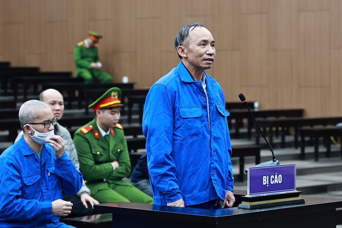 Gây thiệt hại hàng chục tỉ đồng, cựu vụ phó bị đề nghị từ 5-6 năm tù- Ảnh 2. Gây thiệt hại hàng chục tỉ đồng, cựu vụ phó bị đề nghị từ 5-6 năm tù- Ảnh 2.