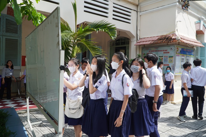 TP HCM đề xuất tổ chức kỳ thi tốt nghiệp THPT sớm, dời lịch thi lớp 10- Ảnh 1. TP HCM đề xuất tổ chức kỳ thi tốt nghiệp THPT sớm, dời lịch thi lớp 10- Ảnh 1.
