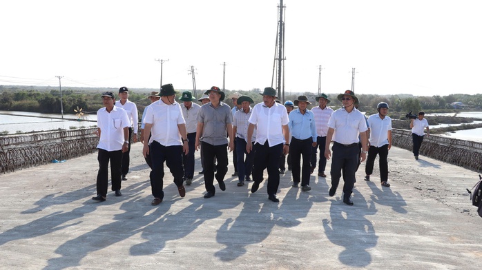 Bí thư tỉnh Cà Mau chốt thời gian giao mặt bằng nâng cấp cảng hàng không- Ảnh 3. Bí thư tỉnh Cà Mau chốt thời gian giao mặt bằng nâng cấp cảng hàng không- Ảnh 3.