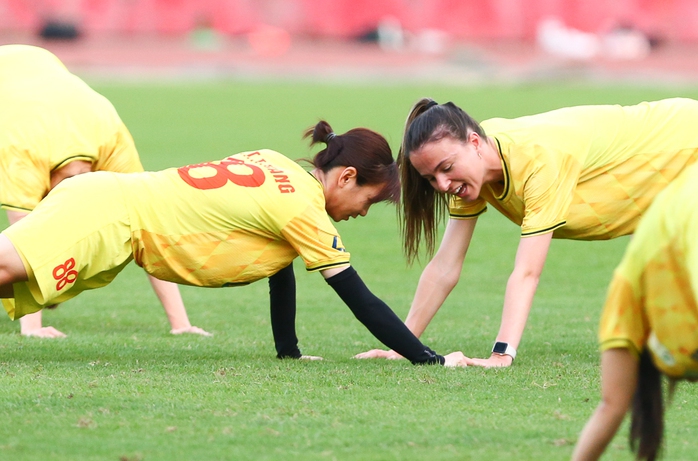 Cầu thủ ngoại, Việt kiều của CLB nữ TP HCM hòa nhập nhanh chóng- Ảnh 8. Cầu thủ ngoại, Việt kiều của CLB nữ TP HCM hòa nhập nhanh chóng- Ảnh 8.