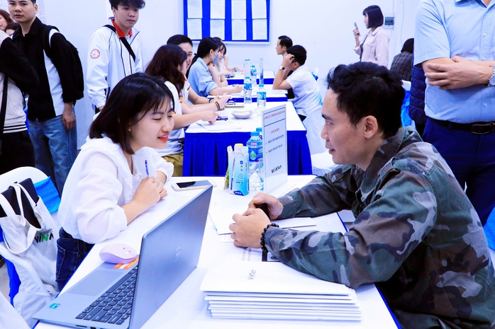 LAO ĐỘNG HỒI HƯƠNG XOAY XỞ TÌM VIỆC (*): Cần nhiều giải pháp- Ảnh 1. LAO ĐỘNG HỒI HƯƠNG XOAY XỞ TÌM VIỆC (*): Cần nhiều giải pháp- Ảnh 1.