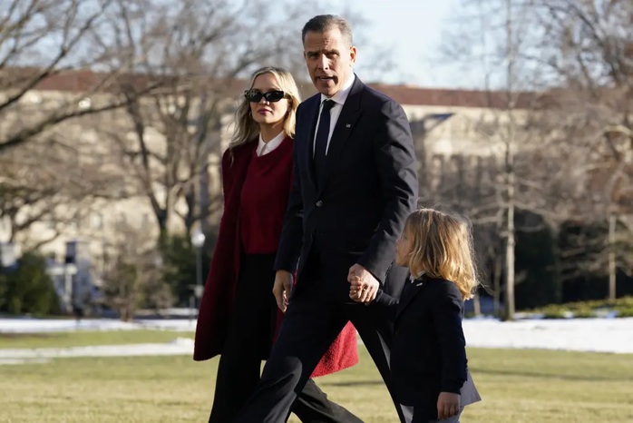 Ông Donald Trump hủy bỏ chế độ bảo vệ mật vụ đối với ông Hunter Biden. Ảnh: POOL/EPA-EFE/Shutterstock Ông Donald Trump hủy bỏ chế độ bảo vệ mật vụ đối với ông Hunter Biden. Ảnh: POOL/EPA-EFE/Shutterstock