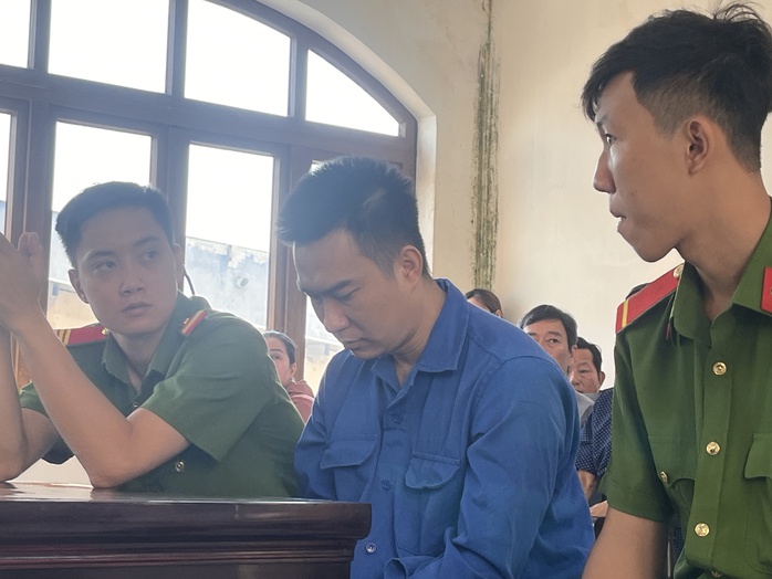 Hình ảnh xét xử bác sĩ sát hại người tình gây chấn động dư luận ở Đồng Nai- Ảnh 3. Hình ảnh xét xử bác sĩ sát hại người tình gây chấn động dư luận ở Đồng Nai- Ảnh 3.