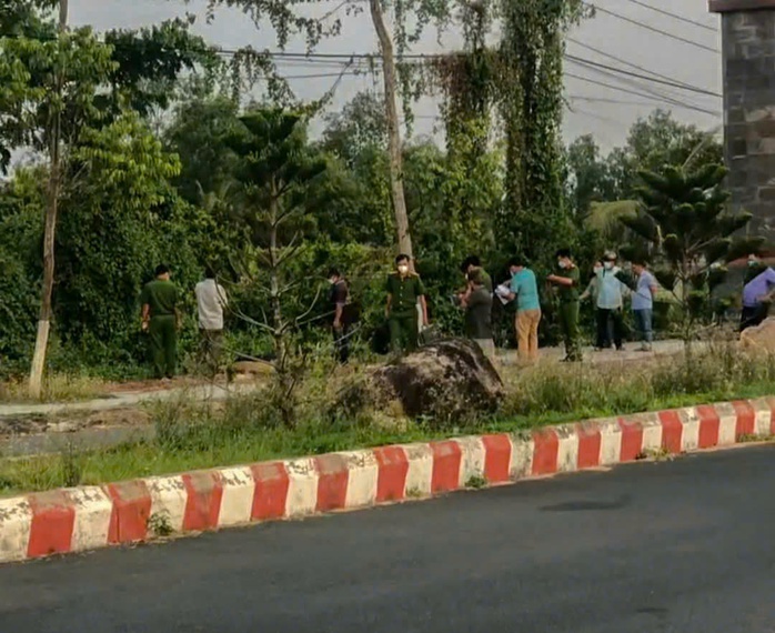 Công an tìm người thân của thi thể đang phân hủy ở Vĩnh Long- Ảnh 1. Công an tìm người thân của thi thể đang phân hủy ở Vĩnh Long- Ảnh 1.