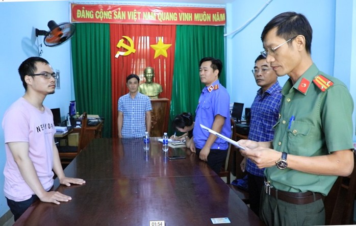 Bắt giam thành viên tổ chức phản động “Tập hợp dân chủ đa nguyên”- Ảnh 1. Bắt giam thành viên tổ chức phản động “Tập hợp dân chủ đa nguyên”- Ảnh 1.