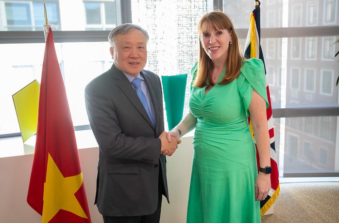 Phó Thủ tướng Anh đặc biệt quan tâm sáng kiến xây dựng Trung tâm tài chính của Việt Nam- Ảnh 1. Phó Thủ tướng Anh đặc biệt quan tâm sáng kiến xây dựng Trung tâm tài chính của Việt Nam- Ảnh 1.
