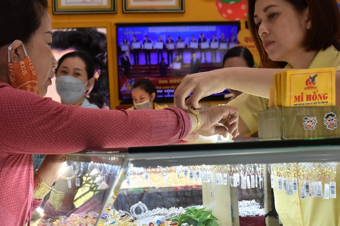 Giá vàng hôm nay, 20-3: Tăng tốc lên đỉnh mới- Ảnh 1. Giá vàng hôm nay, 20-3: Tăng tốc lên đỉnh mới- Ảnh 1.
