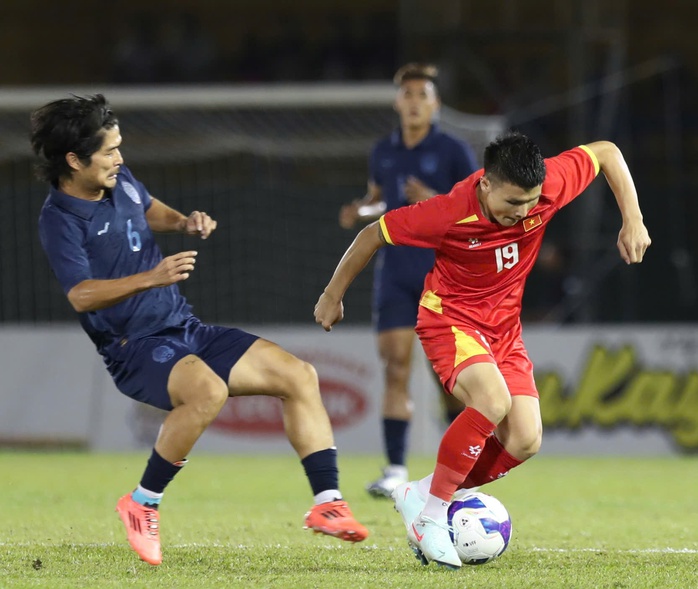 Thấy gì sau trận tuyển Việt Nam thắng Campuchia 2-1?- Ảnh 6. Thấy gì sau trận tuyển Việt Nam thắng Campuchia 2-1?- Ảnh 6.