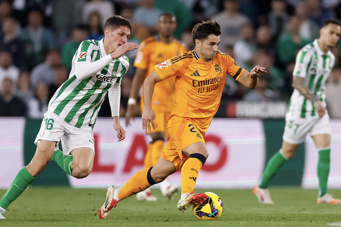 Real Madrid gục ngã vì cố nhân, thất thế cuộc đua vô địch- Ảnh 2. Real Madrid gục ngã vì cố nhân, thất thế cuộc đua vô địch- Ảnh 2.