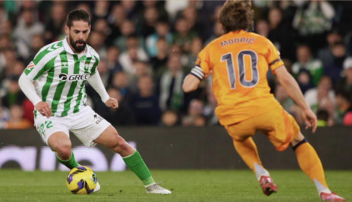 Real Madrid gục ngã vì cố nhân, thất thế cuộc đua vô địch- Ảnh 3. Real Madrid gục ngã vì cố nhân, thất thế cuộc đua vô địch- Ảnh 3.