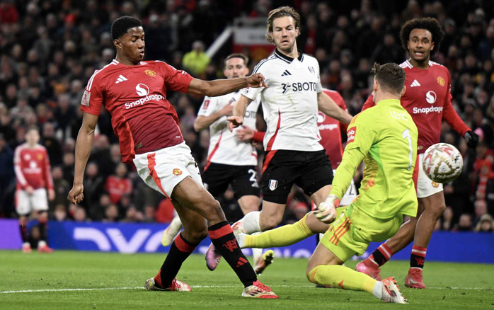 Thua nghiệt ngã loạt sút luân lưu, Man United thành cựu vương FA Cup- Ảnh 4. Thua nghiệt ngã loạt sút luân lưu, Man United thành cựu vương FA Cup- Ảnh 4.