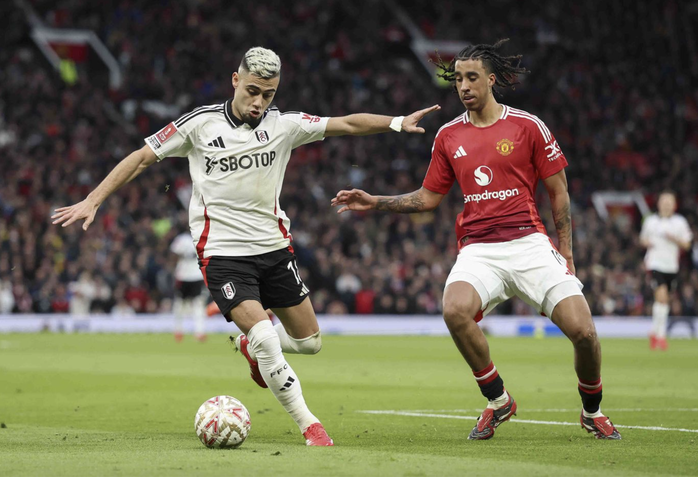 Thua nghiệt ngã loạt sút luân lưu, Man United thành cựu vương FA Cup- Ảnh 1. Thua nghiệt ngã loạt sút luân lưu, Man United thành cựu vương FA Cup- Ảnh 1.